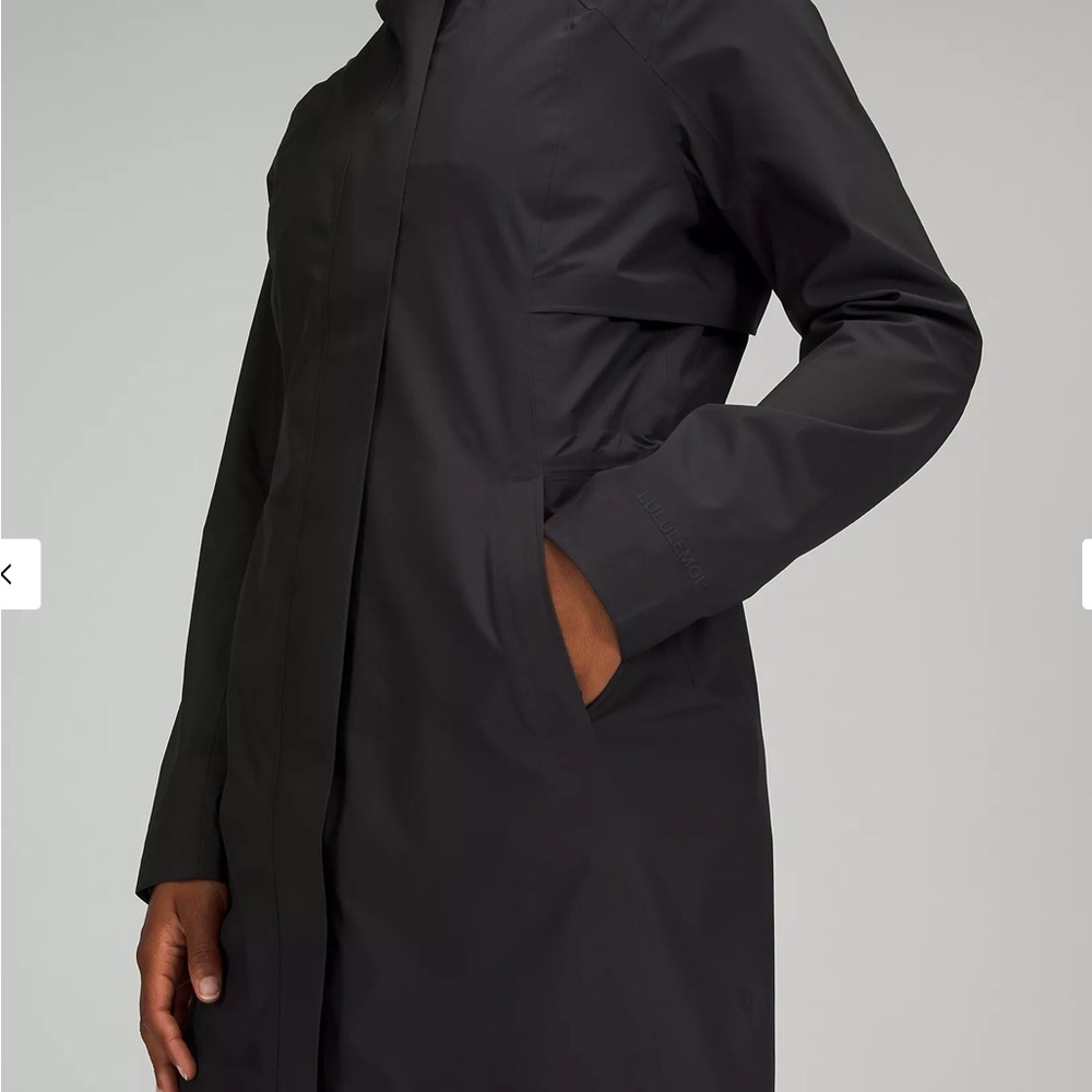 NWT Lululemon athletica Black Rain Rebel Waterproof Jacket - Sz 4